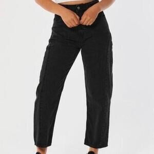 Hollister Ultra High Rise Mom Jean Black Distressed Raw Hem Cropped size 0